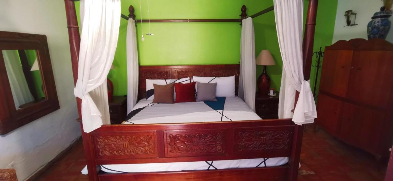 Hotel Rosa Morada Tlaquepaque Exteriör bild