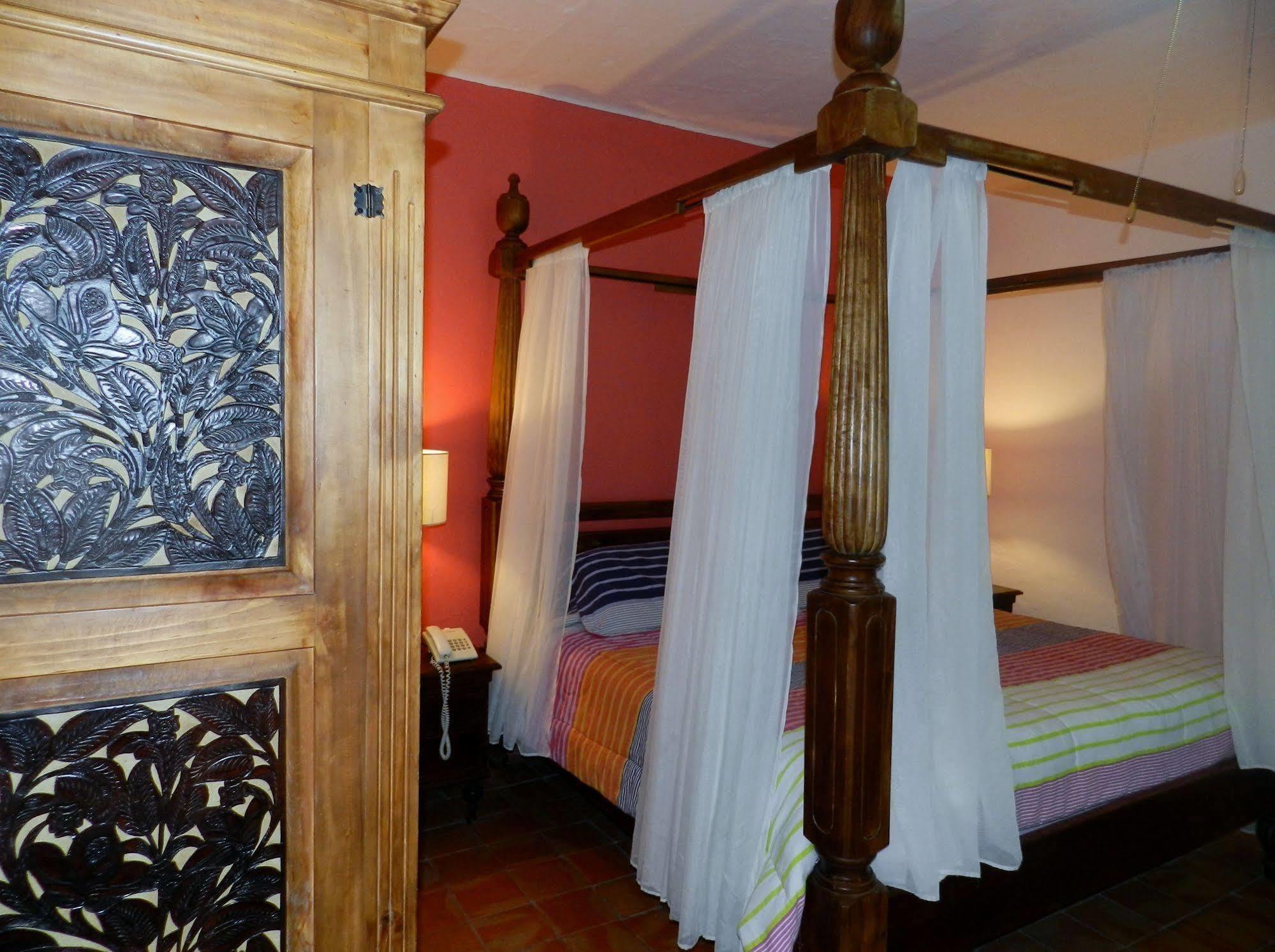 Hotel Rosa Morada Tlaquepaque Exteriör bild