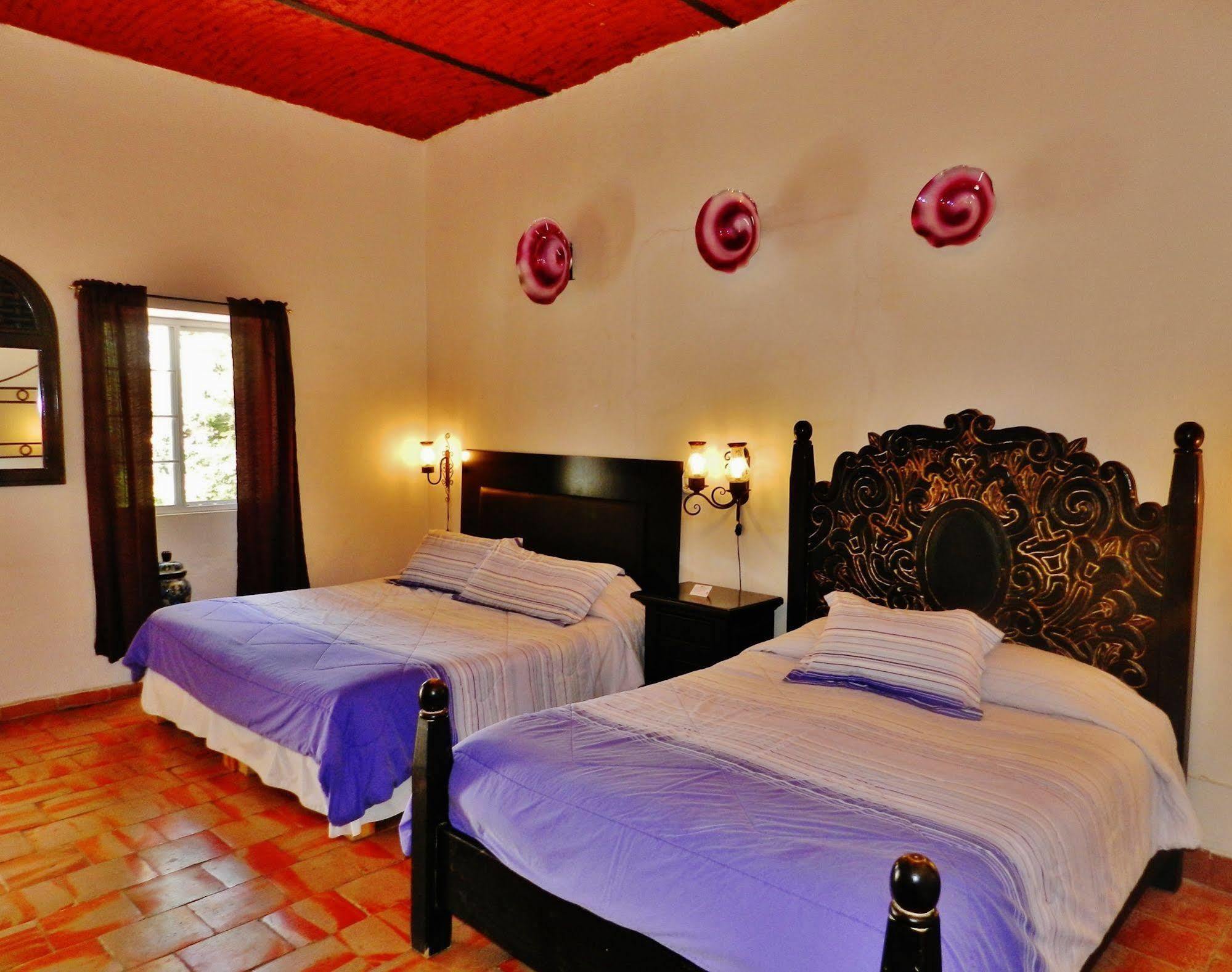 Hotel Rosa Morada Tlaquepaque Exteriör bild