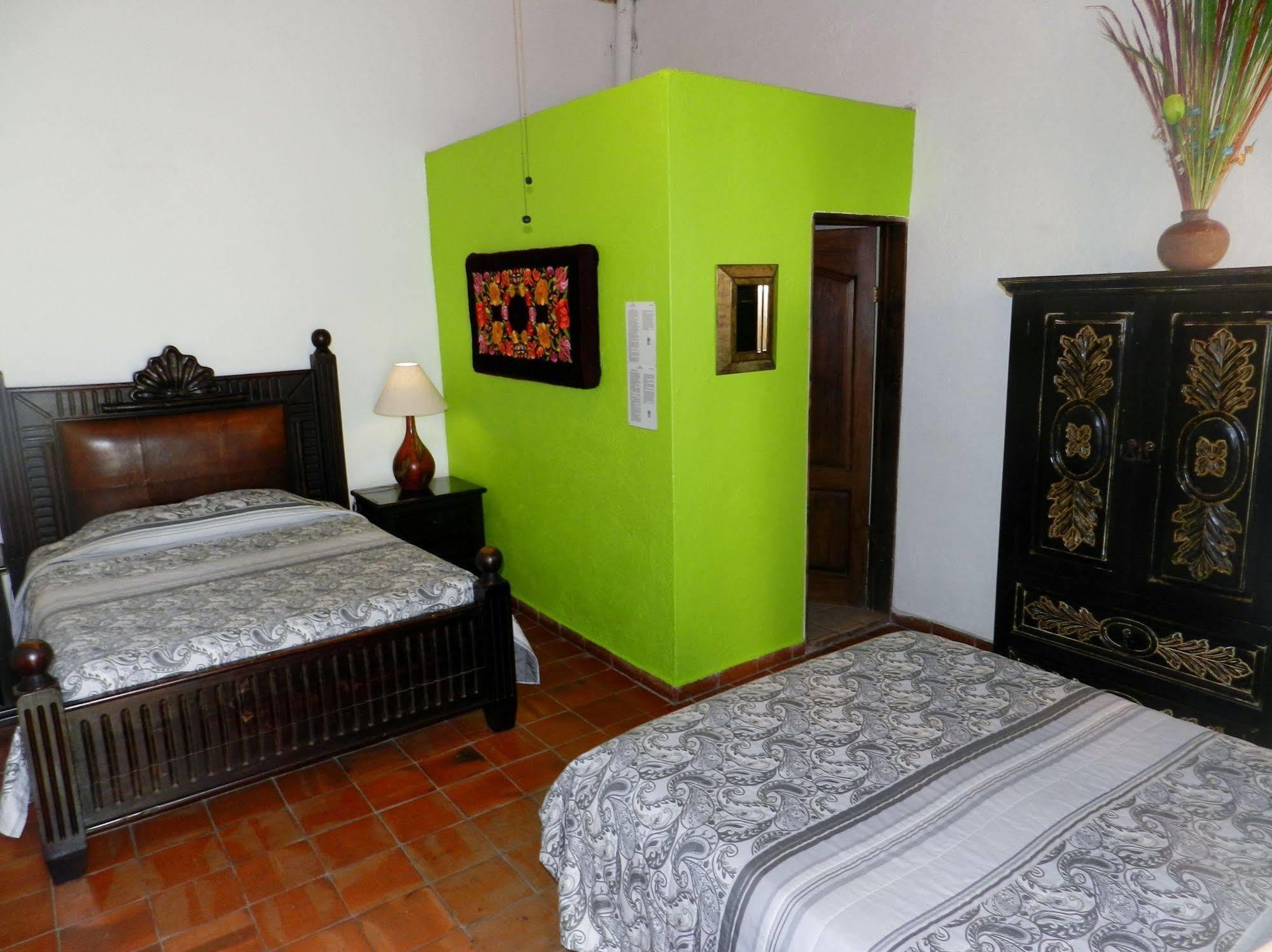 Hotel Rosa Morada Tlaquepaque Exteriör bild