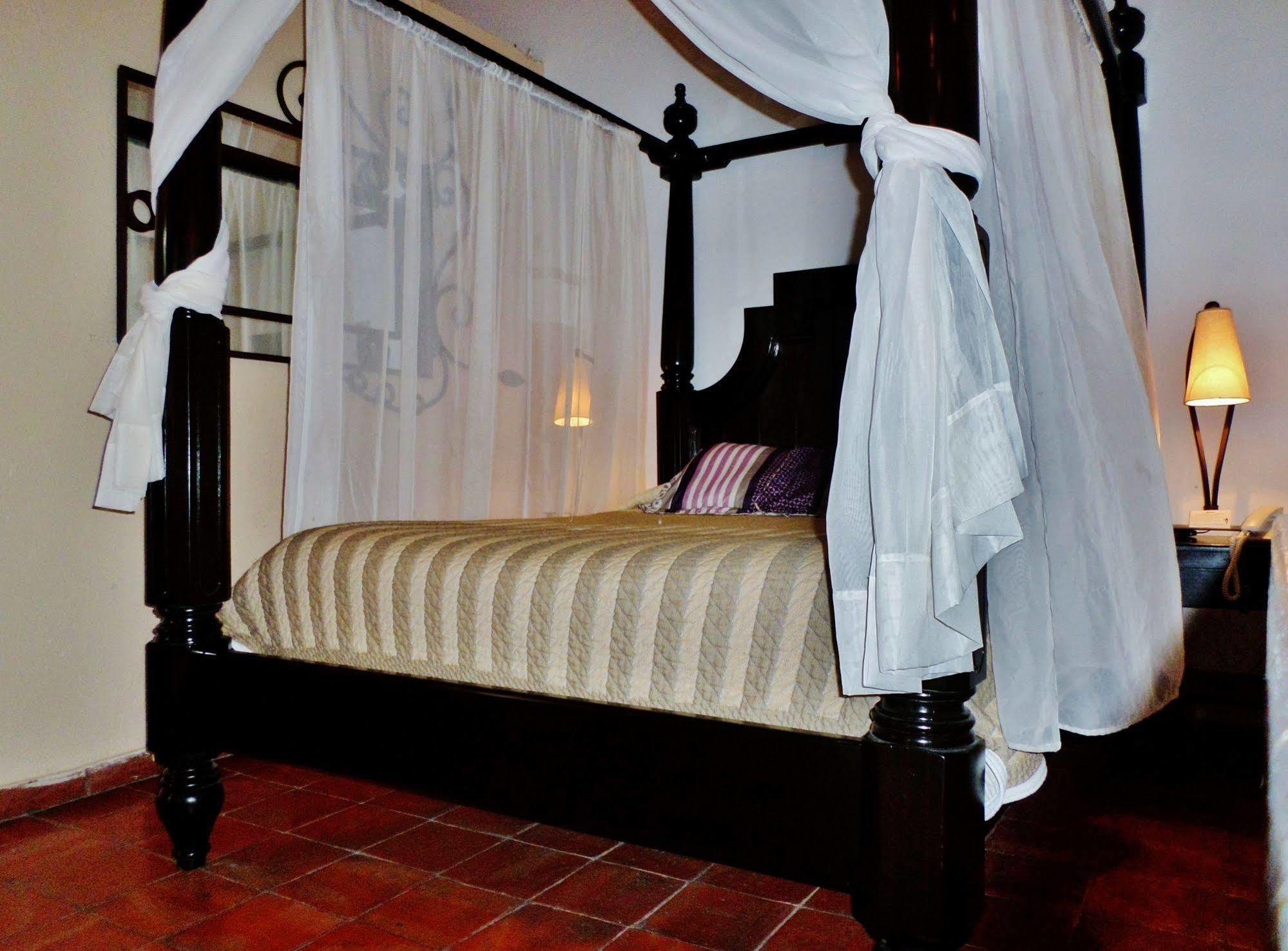 Hotel Rosa Morada Tlaquepaque Exteriör bild